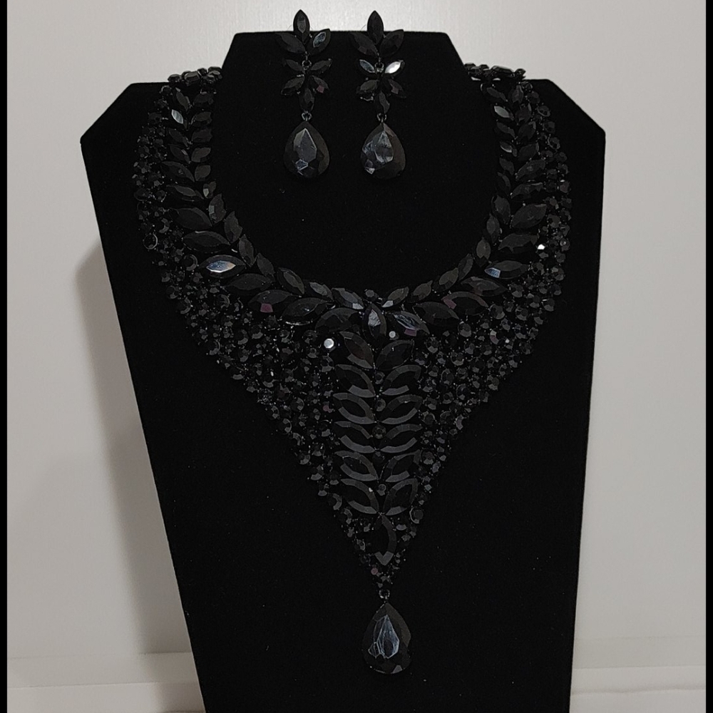 Black Crystal Drop Necklace Set